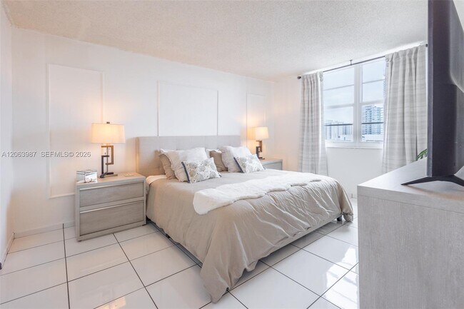 Foto del edificio - 6770 Indian Creek Dr