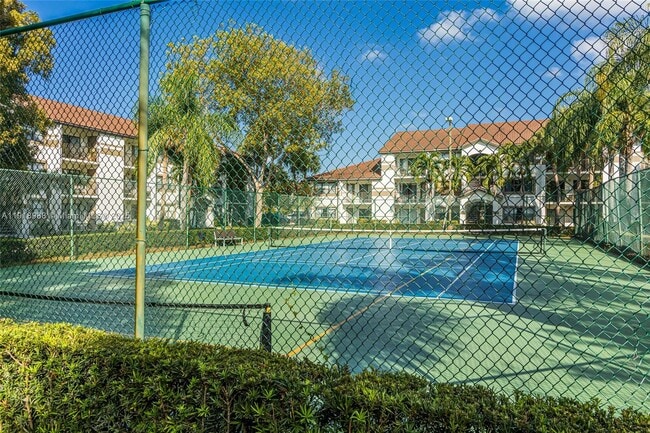 Foto del edificio - 650 S Park Rd