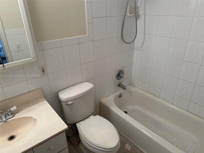 Foto del edificio - 2385 SW 27th St