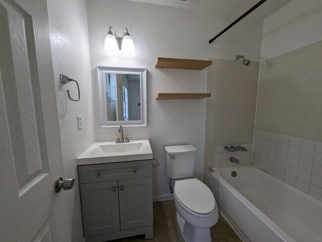 Foto del edificio - 416 40th St E