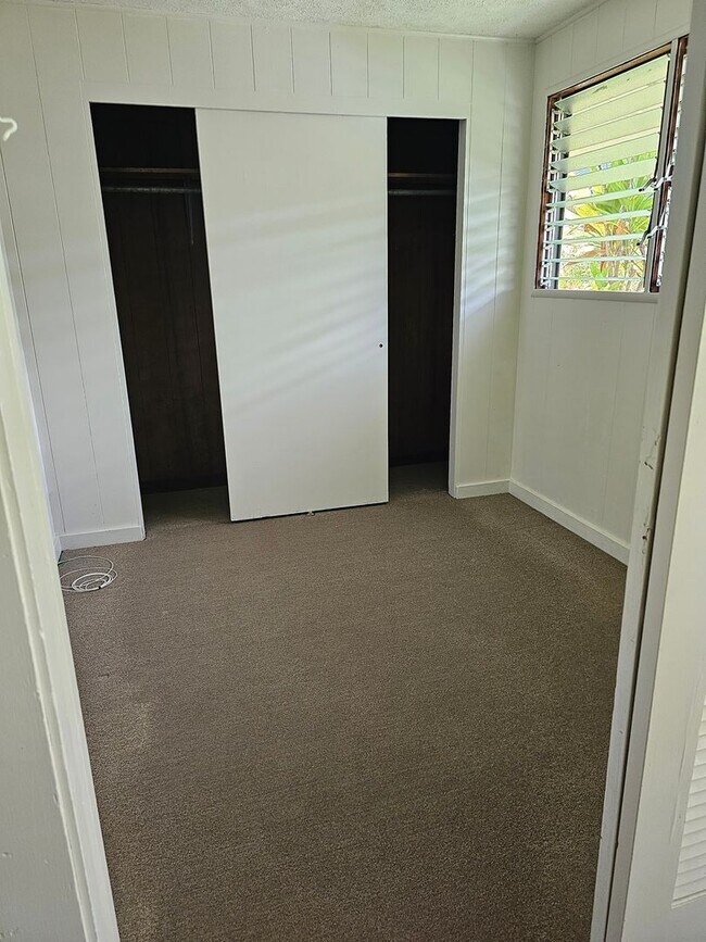 Foto del edificio - 3 bedroom Unit in Hilo Town
