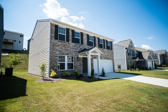 Building Photo - Beautiful Brick Home in Primrose Creek – B...