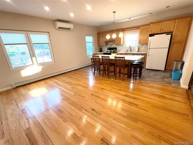 Foto del edificio - 66-22 53rd Ave