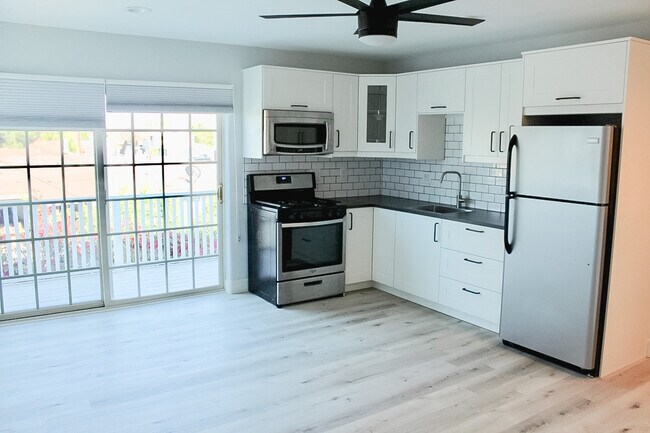 Building Photo - 2252 Cornell Dr