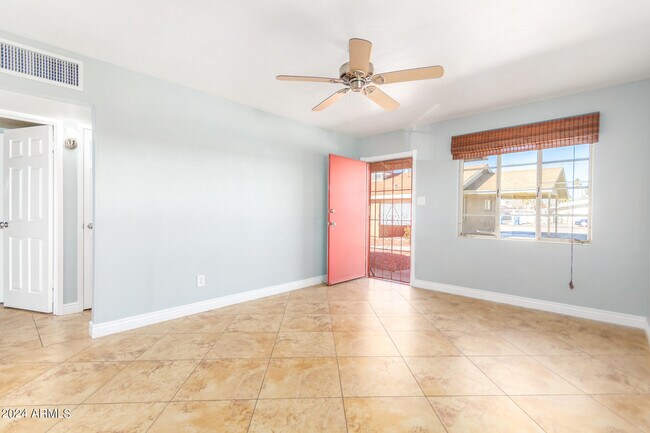 Foto del edificio - 735 W Coolidge St
