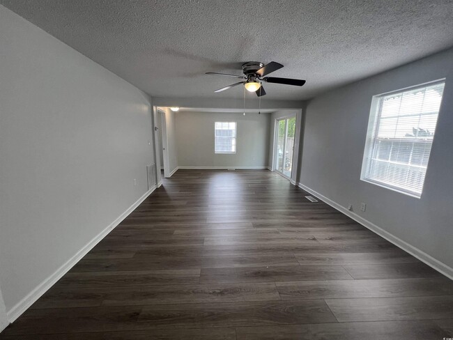 Building Photo - 1508 Edge Dr