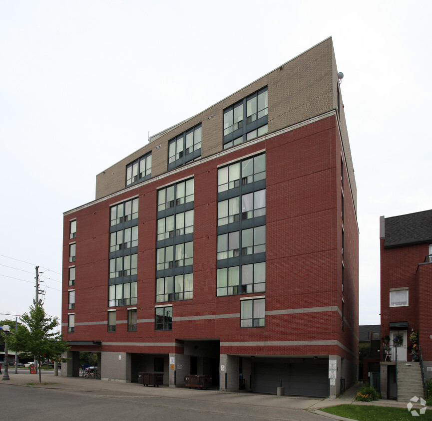 Building Photo - Nakiska Co-Operative Homes
