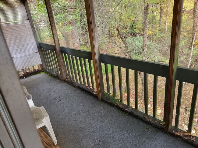 Foto del edificio - 1223 E Nimisila Rd