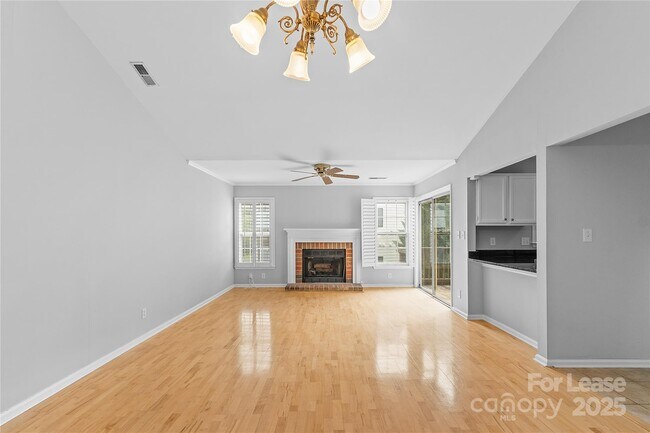 Foto del edificio - 3224 Selwyn Farms Ln