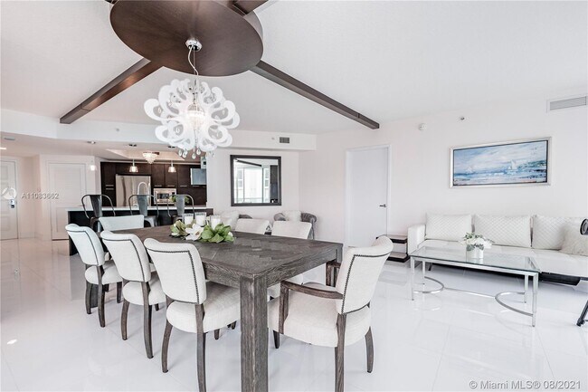 Foto del edificio - 250 Sunny Isles Blvd