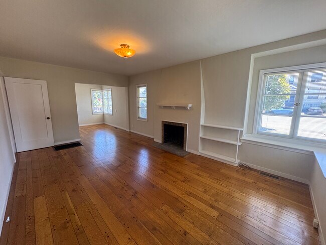 Building Photo - 919 Santa Clara Ave
