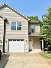 Building Photo - 318 Zach Dr
