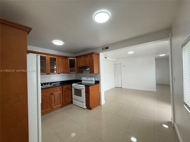 Foto del edificio - 1122 NW 32nd Ct