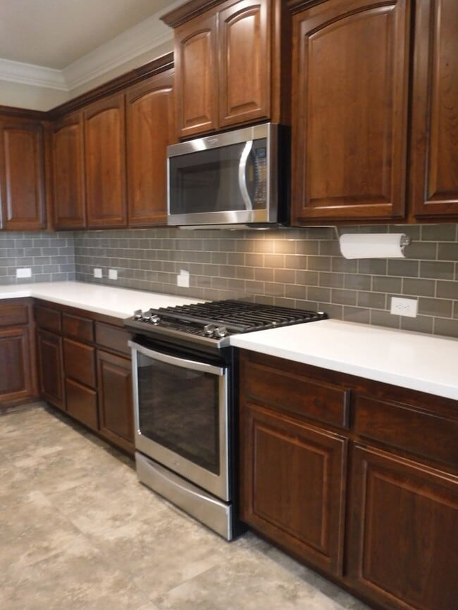 Foto del edificio - Lovely 4 Bedroom Home!