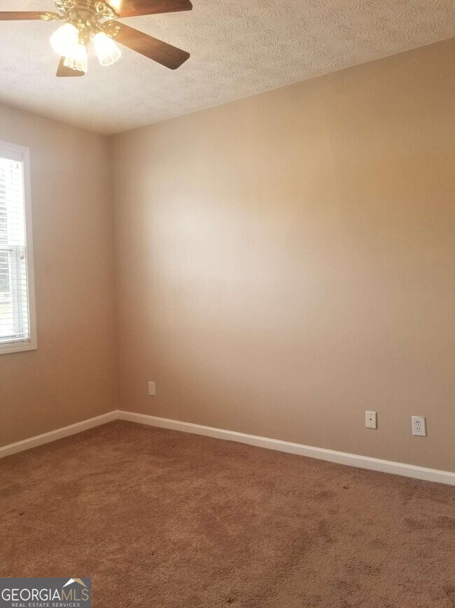 Foto del edificio - 520 Windcroft Cir NW
