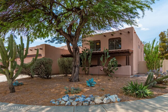 Building Photo - 9361 N Camino De La Tierra