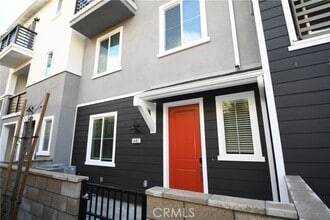 Building Photo - 1487 Skyline Ln