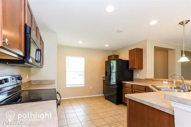 Foto del edificio - 3 br, 2.5 bath House - 11205 Running Pine ...