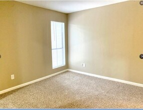 Building Photo - 2200 Cypress Landing Rd