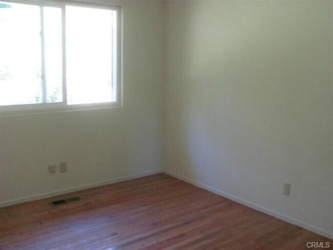 Foto del edificio - Paradise 3 bed 2 bath home ATTACHED 2-CAR GARAGE