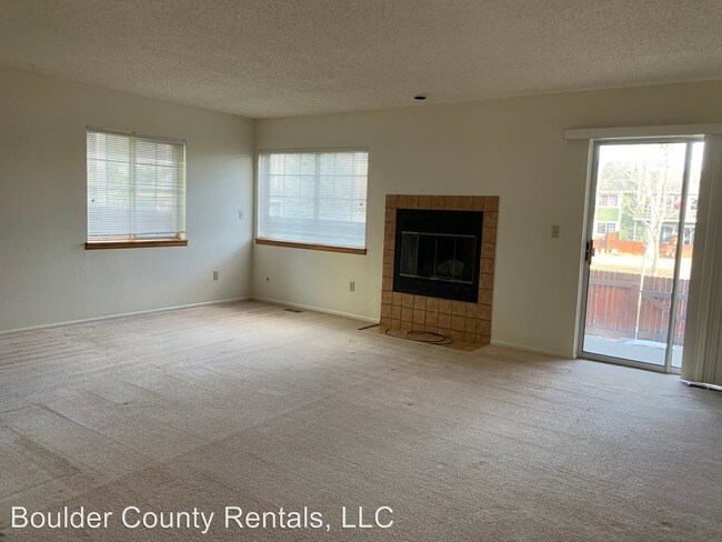 Foto del edificio - 2 br, 3 bath Apartment - 8120 Dry Creek Cir