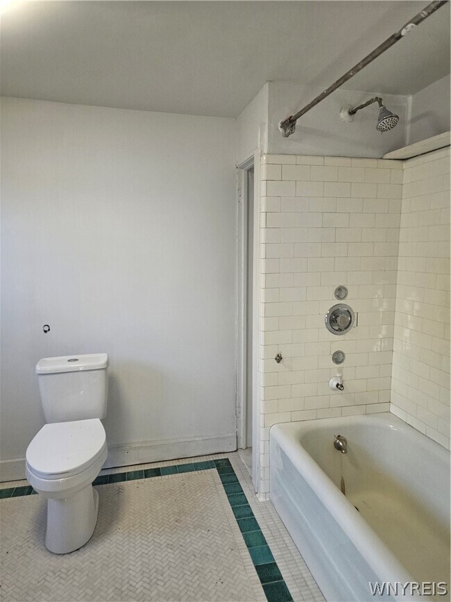 Foto del edificio - 714 Buffalo Ave