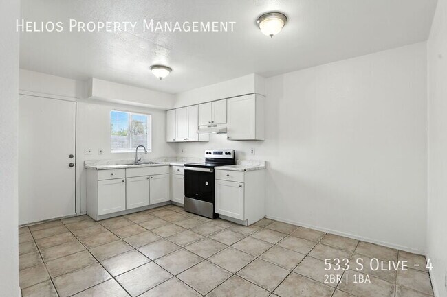 Building Photo - 533 S Olive