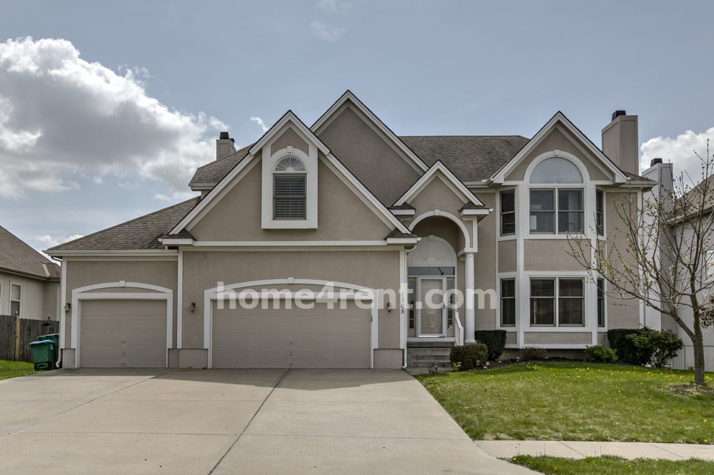 Primary Photo - 1305 SW Pebble Ln