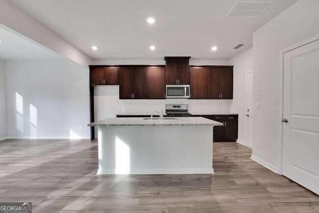 Foto del edificio - 291 Wells Cir