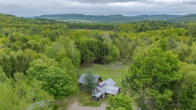 Photo - 468 Walker Rd
