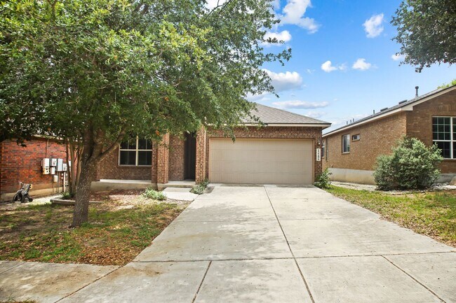 Foto del edificio - 3 Bedroom/2 Bath Alamo Ranch Subdivision