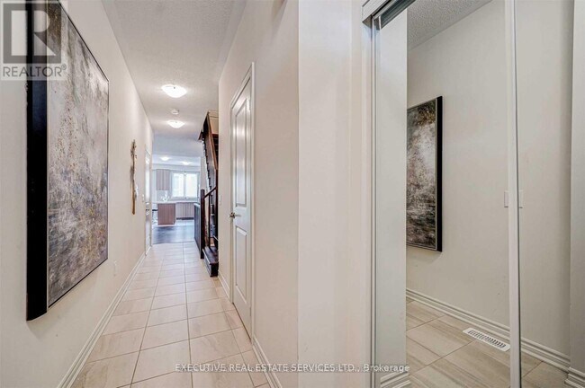 Building Photo - 50 Edinburgh Dr