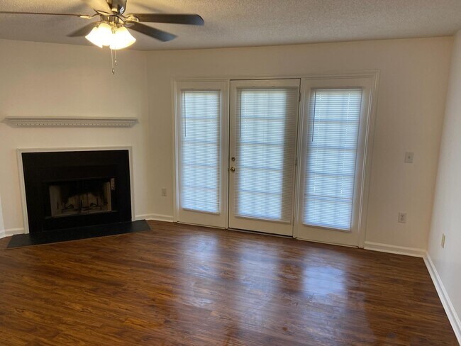Foto del edificio - 501 Pelham Square Way
