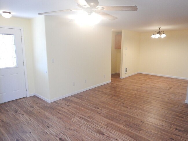 Building Photo - 0563