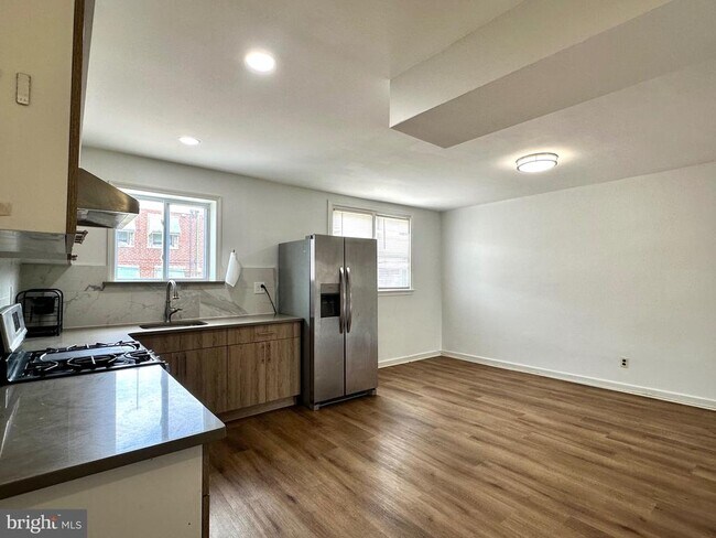 Foto del edificio - 2129 Longshore Ave
