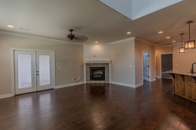Foto del edificio - 537 N Salem Rd
