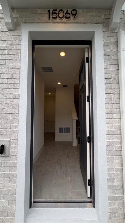 Building Photo - 15069 Groveside Rd
