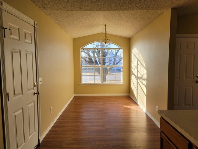 Foto del edificio - 1111 Tunbridge Dr
