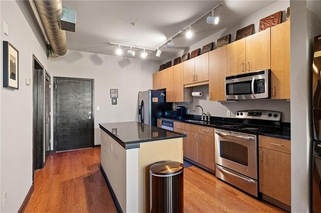 Building Photo - 5300 Peachtree Rd
