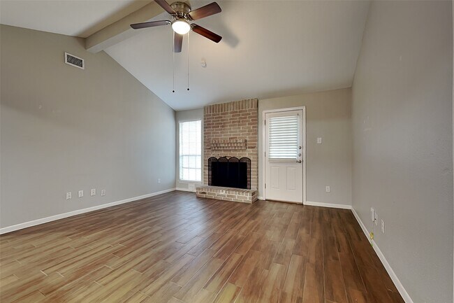 Foto del edificio - 2730 Longleaf Pines Ln