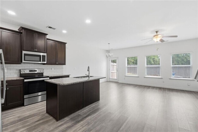 Building Photo - 7134 Gladstone Cir