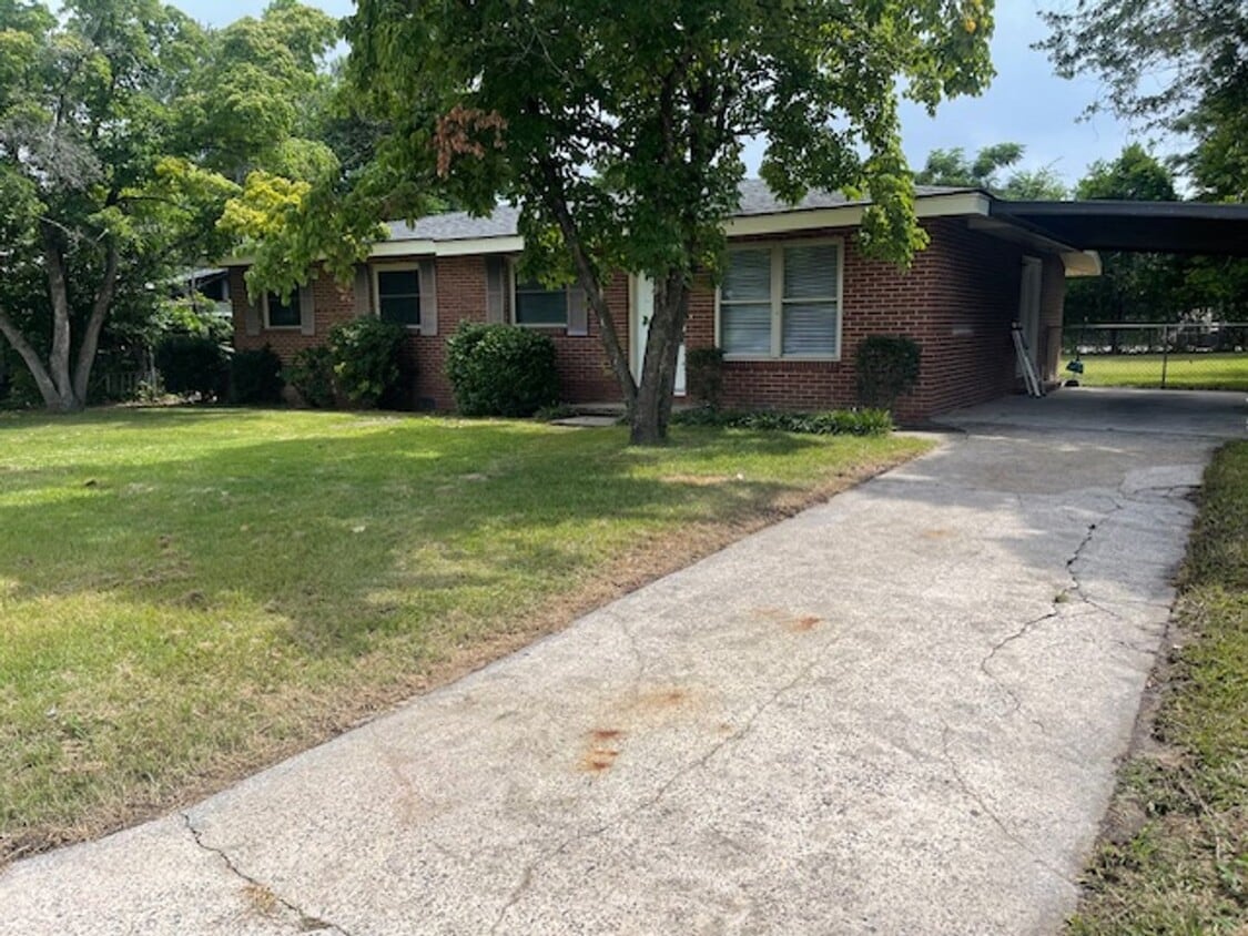 Primary Photo - 1414 Springview Dr