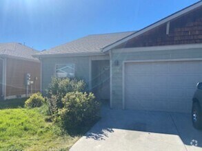 Building Photo - 49 Droulliard Ave