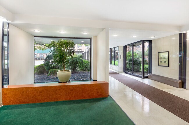 Foto del edificio - 98-05 67th Ave