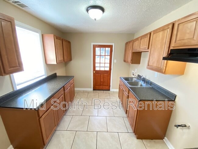 Building Photo - 3171 Hilda St