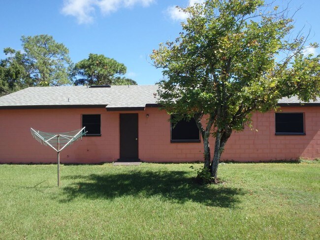 Foto del edificio - West Melbourne 3 BR 2 BA