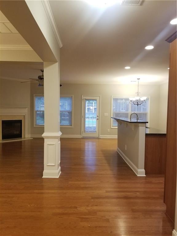 Foto del edificio - 215 Snowgoose Ct