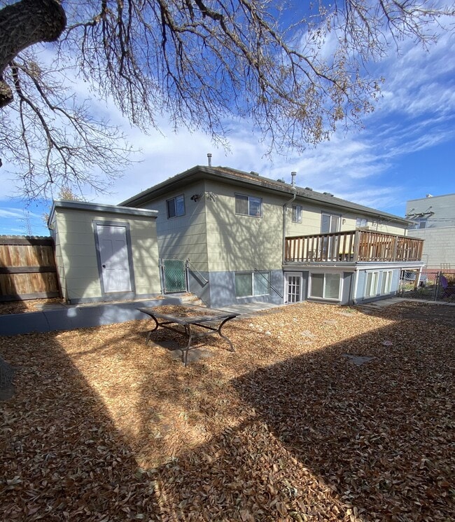 Building Photo - 2024 W Hamilton Pl