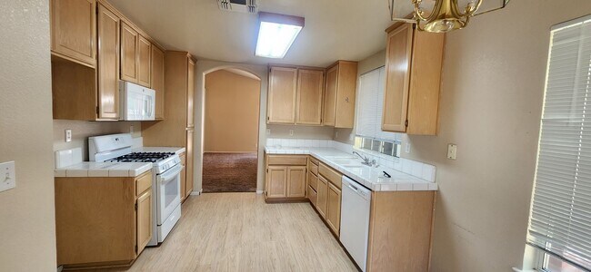 Foto del edificio - Wonderful 3 Bedroom Home in Desirable Laguna West Neighborhood