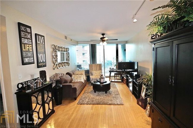 Foto del edificio - 3338 Peachtree Rd